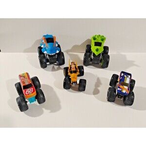 The Monster Machines Lot Of  5  Mixes Hot Wheels-Jam